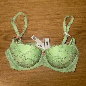 PINK Victoria's Secret *NEVER WORN* Light Green Heart Lace Bra